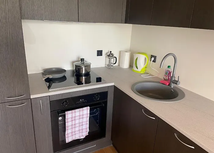 Uus Mai Taenava Korter Apartment *